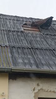 Utržené plechy střechy